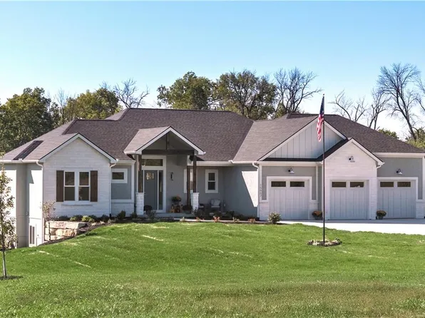 16667 Orchard Rd, Basehor, KS 66007