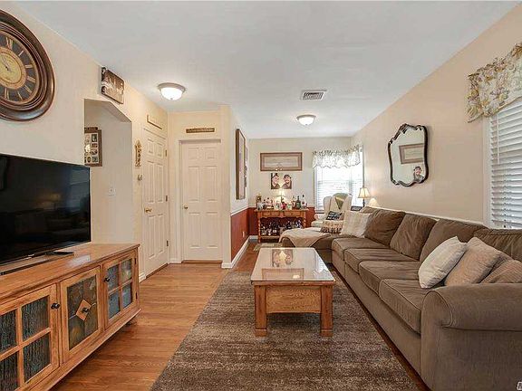 5th image of 914 Adams Ave