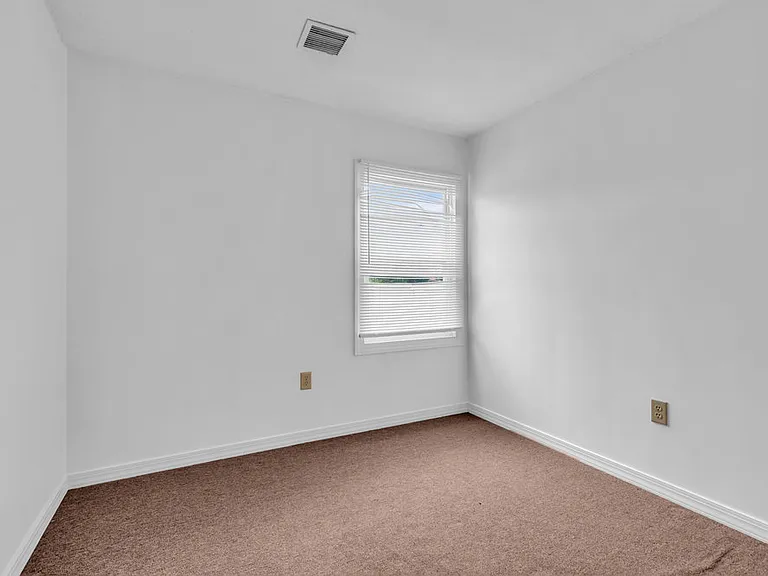 106 N 34th St #B — Photo 16