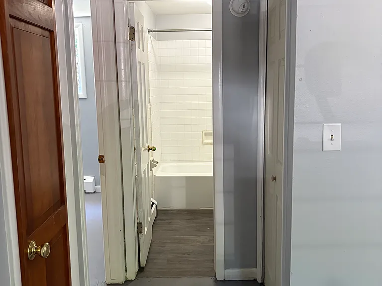 1027 Highland St #4 — Photo 10