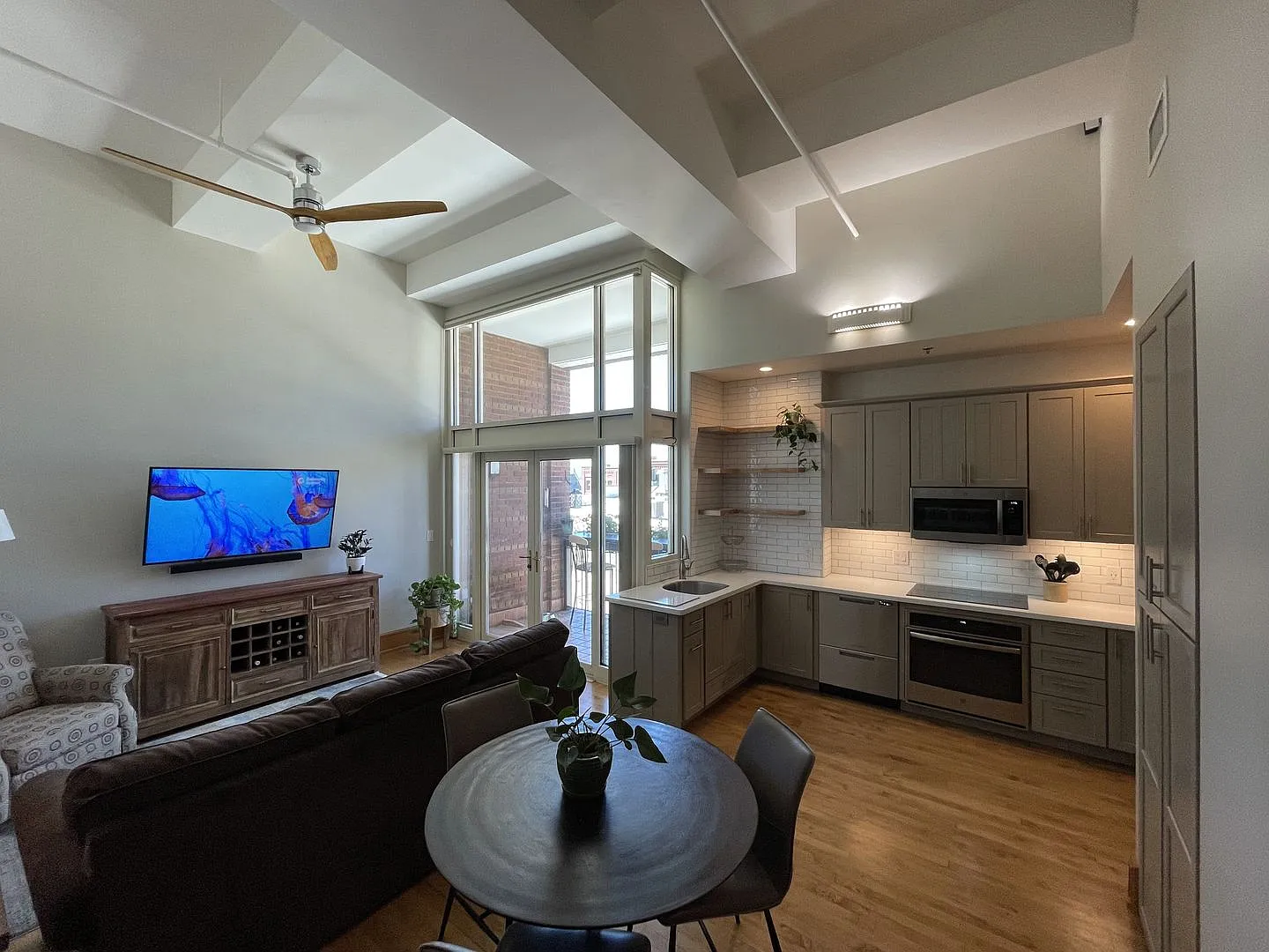 Kress Condos - College St 59C — Photo 3