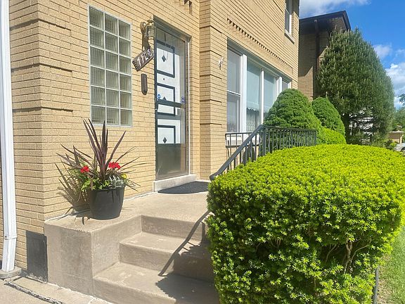 2nd image of 7128 N Keeler Ave