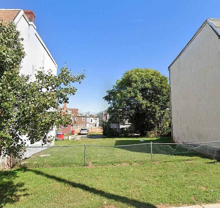 1st image of 139 W Elm St