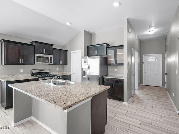 5th image of 805 Whitebrush Dr