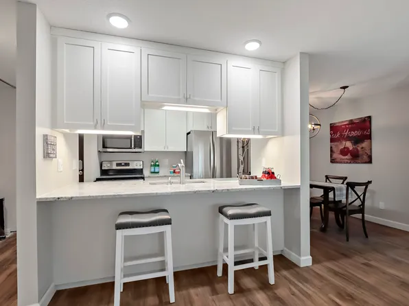 2800 Hamline Ave N APT 236, Roseville, MN 55113