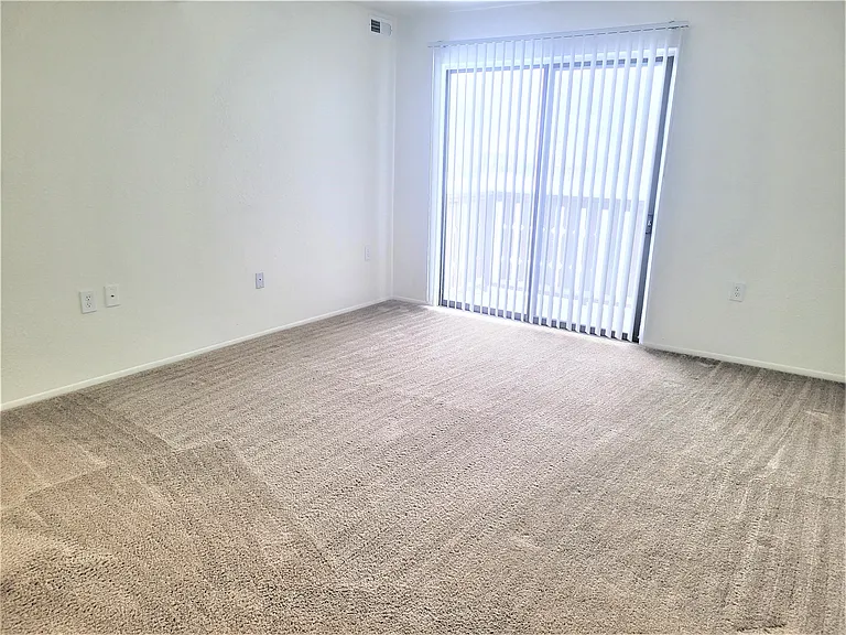 Windsor Place Apartments — Photo 100