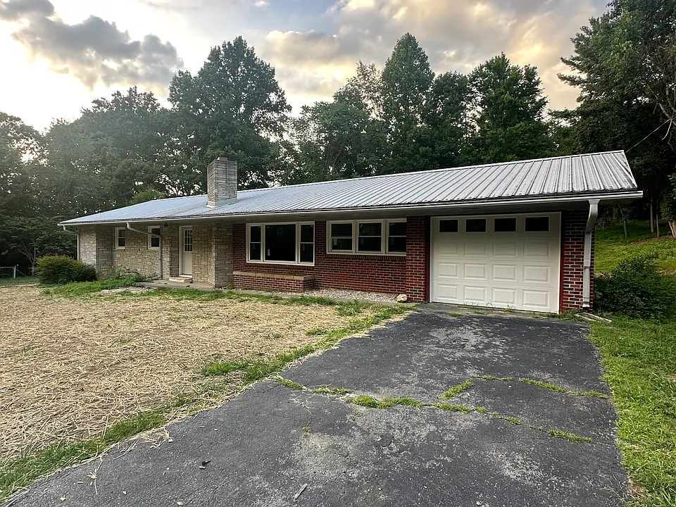 330 Pine Forest Ln