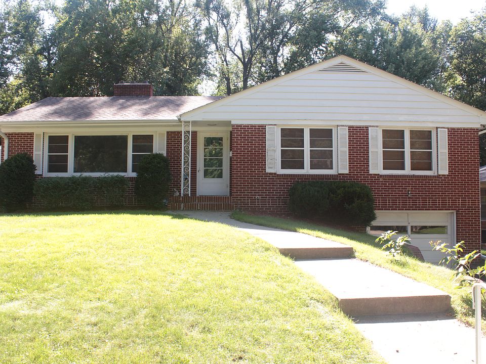 1st image of 2827 Valley Dr