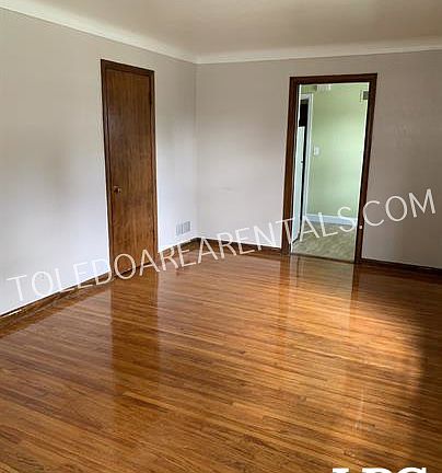 5th image of 4302 Monroe St #1