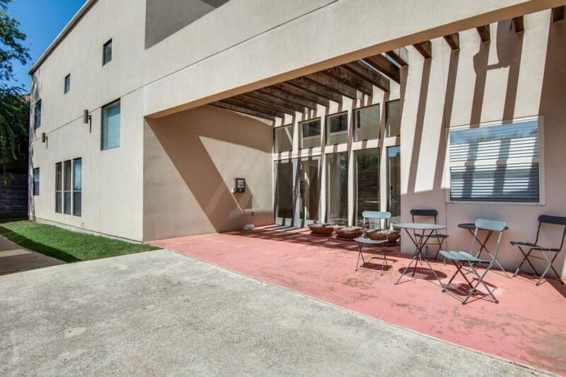 1st image of 5111 Manett St APT 104