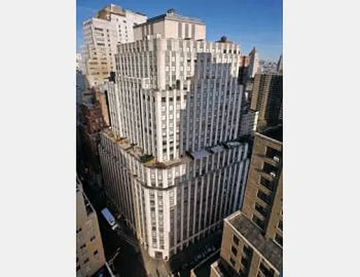 Sold by Nest Seekers International | media 6