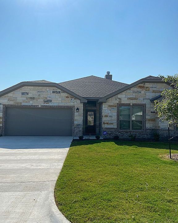 1st image of 409 Holstein Dr