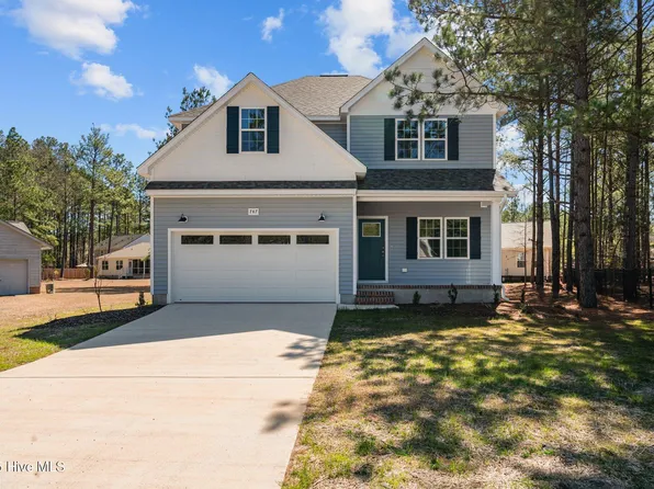 747 Warbler Place, Vass, NC 28394
