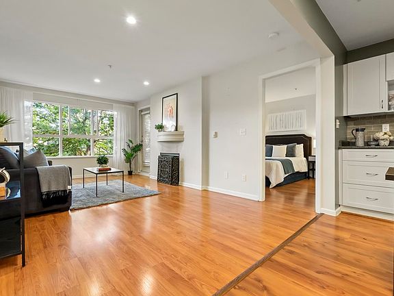 5th image of 10188 155th St #311
