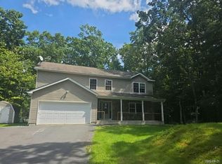 116 Gap View Rd, Milford, PA 18337