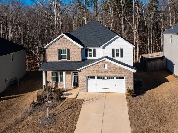 61 Longleaf St, Dawsonville, GA 30534