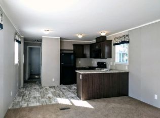 14 E Manor St, Oxford, MI 48371