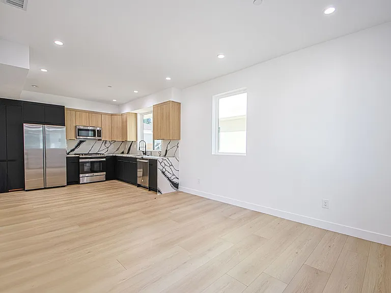 11730 Gilmore St — Photo 12