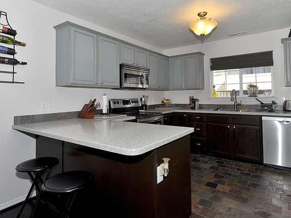 3rd image of 379 E 600 S APT 17