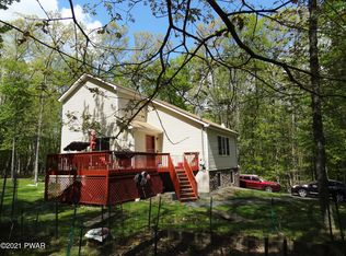 117 Forest Ridge Dr, Hawley, PA 18428