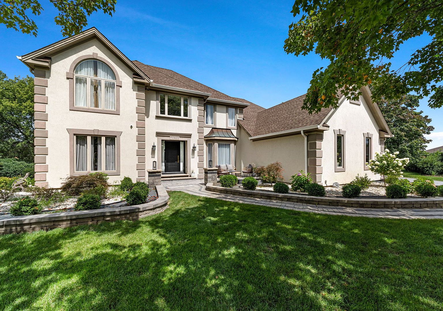 3 Hilltop Ct, Hawthorn Woods, IL 60047 | Zillow