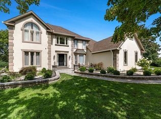 3 Hilltop Ct, Hawthorn Woods, IL 60047