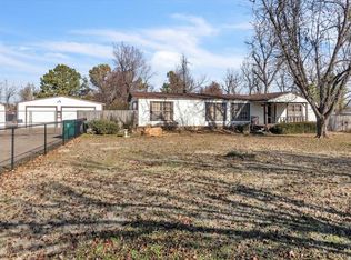 11909 SW 27th St, Yukon, OK 73099