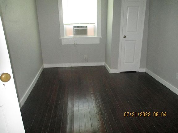 3rd image of 1502 Clouser Ln
