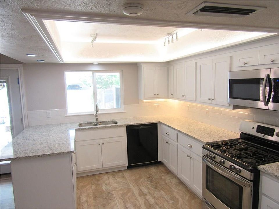 1st image of 4212 Woodbluff Dr