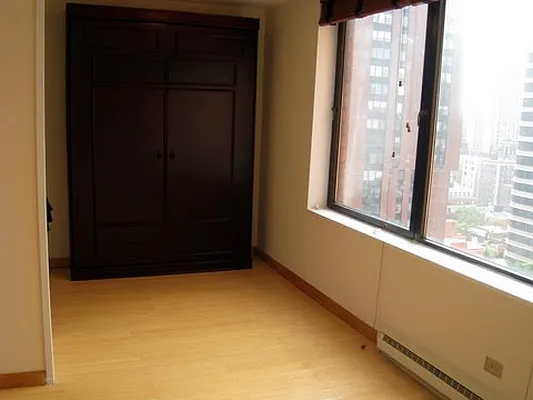 Rented by Bond New York | media 8