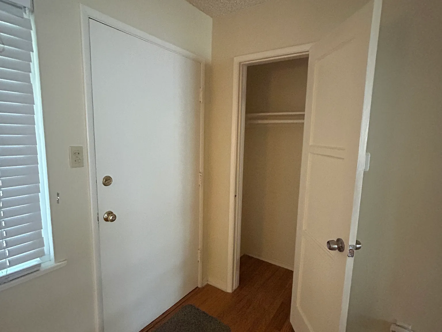 2 bed, $3,200 — Photo 2