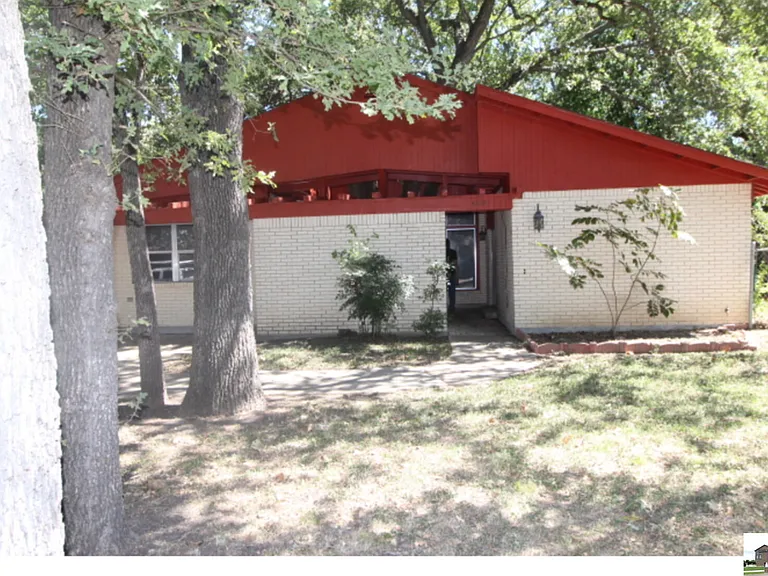 409 Oak St — Photo 19