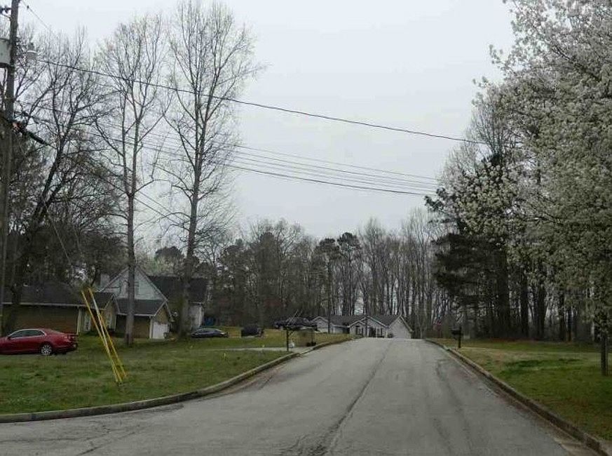 2nd image of 212 Manor Oak Way