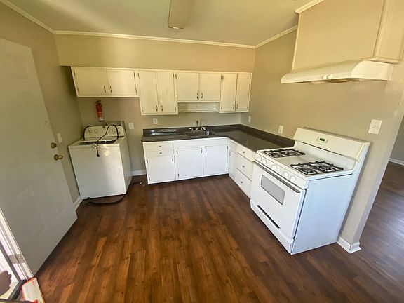 2nd image of 1224 Elsa Jane St