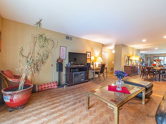 3rd image of 4949 Golf Rd APT 105