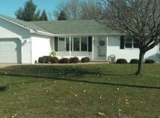 429 Alpine Dr, Green Bay, WI 54302