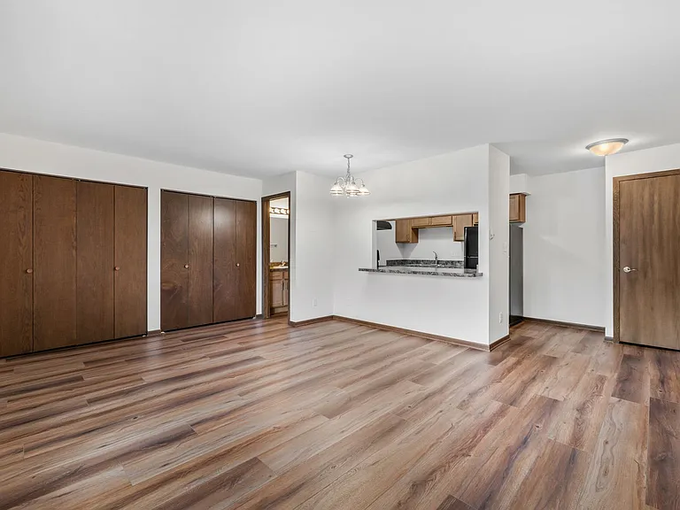 W63N14262 Washington Ave #81 — Photo 8
