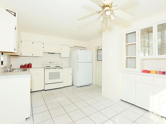 4th image of 836 Vireo Dr