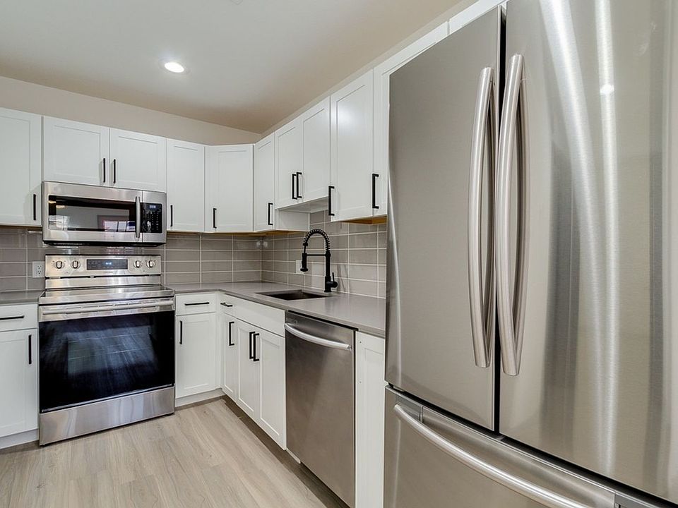 1st image of 3107 N 69th Pl #4