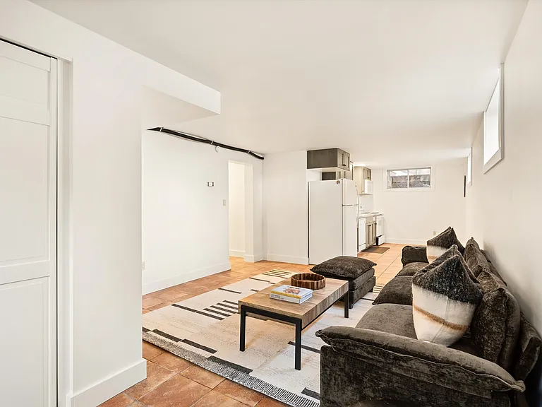 406 W Smuggler St — Photo 5