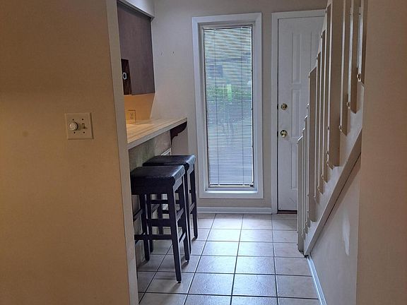 2nd image of 115 Beechnut St APT H10