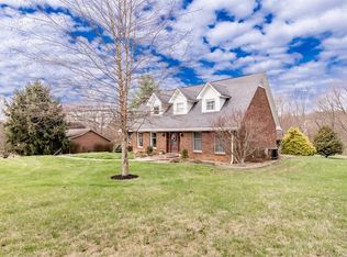 625 Foxfire Rd, Elizabethtown, KY 42701