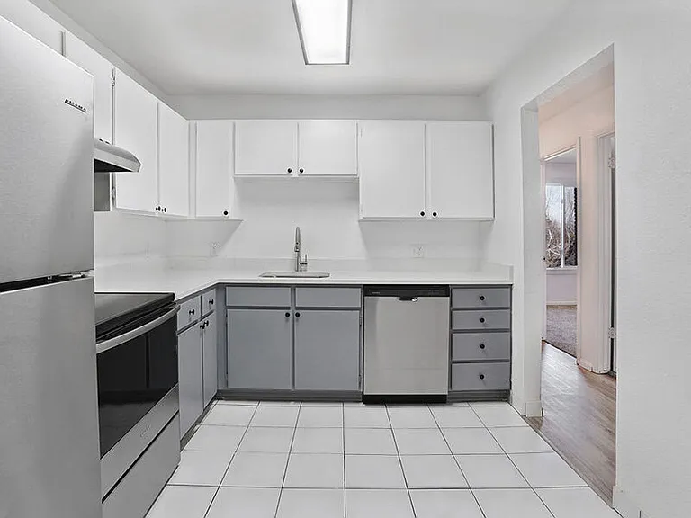 Highland Commons — Photo 1