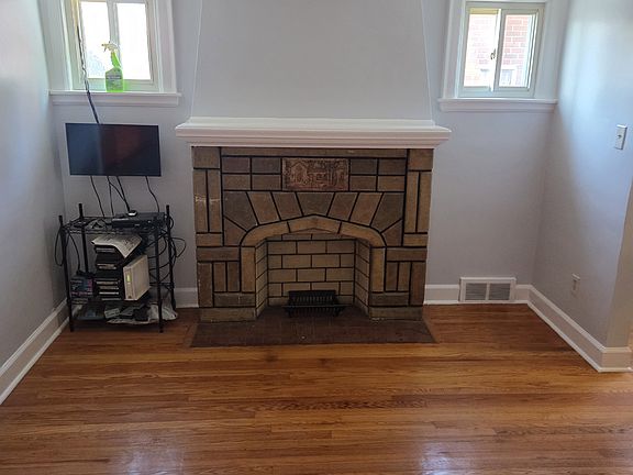 4th image of 6821 Abington Ave