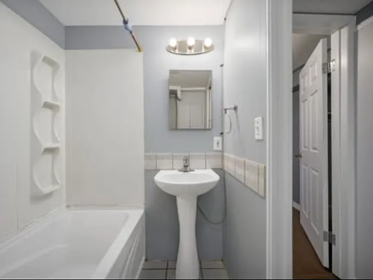 8015 131a Ave NW #BASEMENT — Photo 6