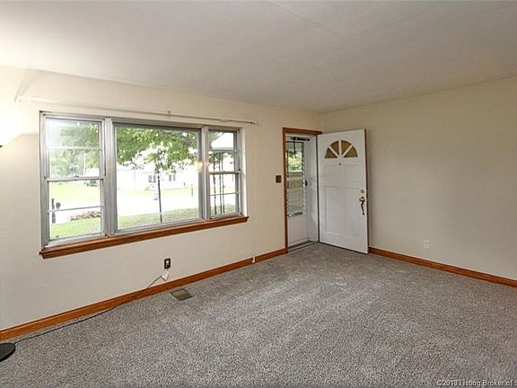5th image of 1752 McDonald Ln