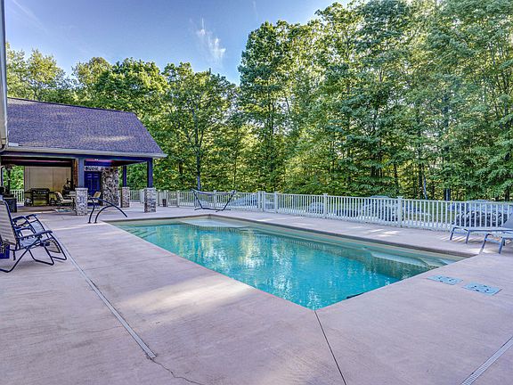 27th image of 167 Tailwater Rd