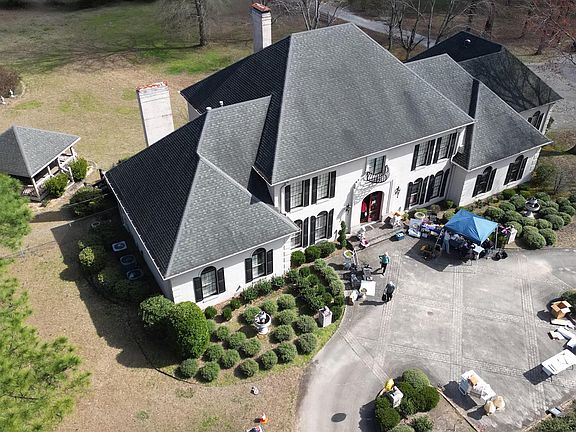 2nd image of 617 Sanders Rd