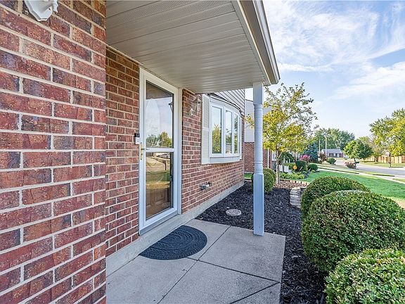 3rd image of 7790 Midforest Ct