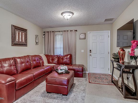 4th image of 333 REDWOOD Lane